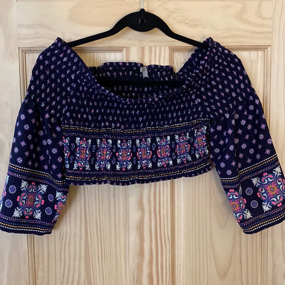 Crop top with 1/2 sleeve